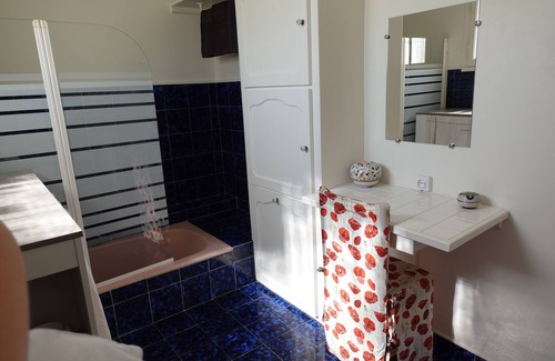 Saint Vivien House | Quiet vacation home just 8 minutes from the beach.