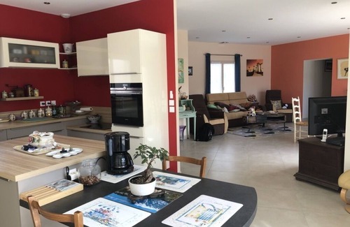 Pernes-les-Fontaines House | Quiet villa, garden, swimming pool (handicapped)