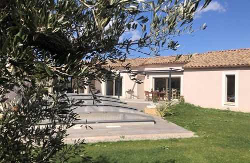 Pernes-les-Fontaines House | Quiet villa, garden, swimming pool (handicapped)