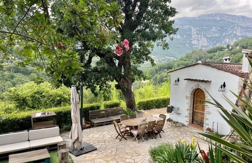 Tourrettes-sur-Loup Villa | Quiet villa 2 houses, panoramic view, swimming pool