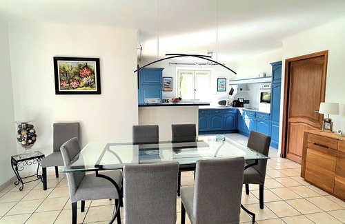 Cuers Villa | Quiet villa near Hyères large heated swimming pool