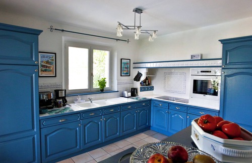 Cuers Villa | Quiet villa near Hyères large heated swimming pool