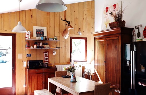 Entrecasteaux Villa | quiet villa, swimming pool and jacuzzi in the heart of green Provence.