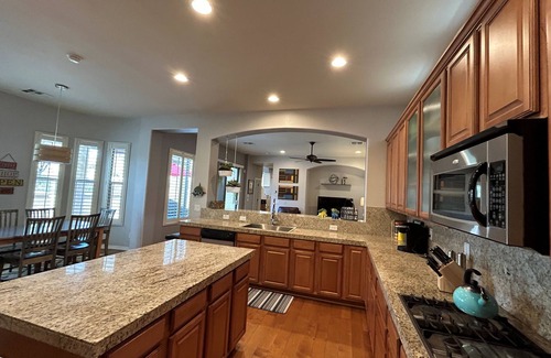 Litchfield Park House | quiet , walkable neighborhood near Wigwam resort