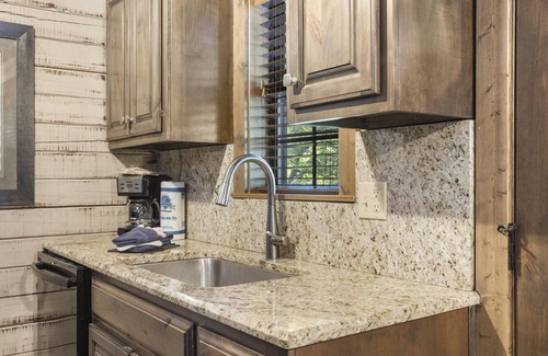 Indian Point Villa | Quiet Waterfront Cove Cabin on Table Rock Lake - Indian Point (C16)