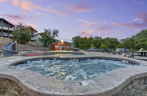 Indian Point Villa | Quiet Waterfront Cove Cabin on Table Rock Lake - Indian Point (C16)