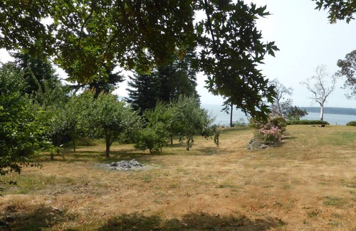 Indianola House | Quiet waterfront home in Indianola, Kitsap County, Seattle