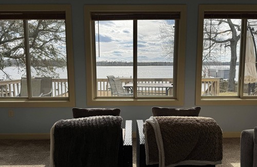 Snug Harbor House | Quiet waterfront retreat - 15 mins to historic Edenton.