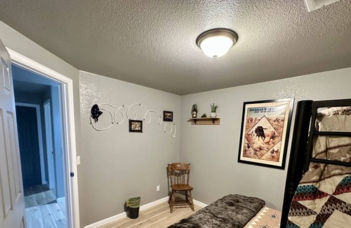 Sheridan House | Quiet Western Townhome