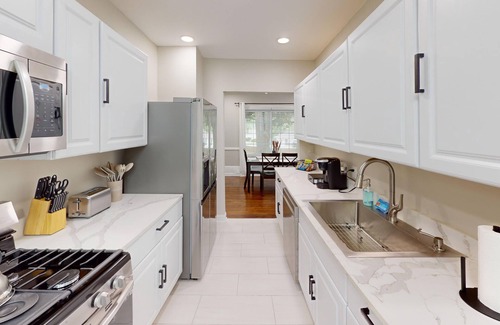 Atlanta House | Quiet Woods Vibe in ATL | 10% Week 15% Month