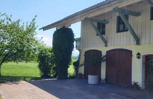 Pittenhart Apartment | Quietly located first floor apartment with private terrace and mountain view