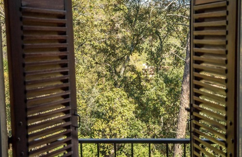 Frejus House | Quietly located villa with shared pool