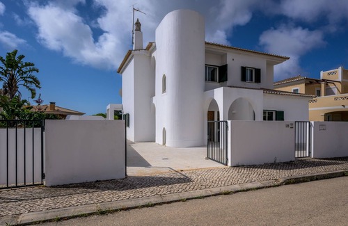 Calicas Villa | QuietPrivateVilla - superwiffi