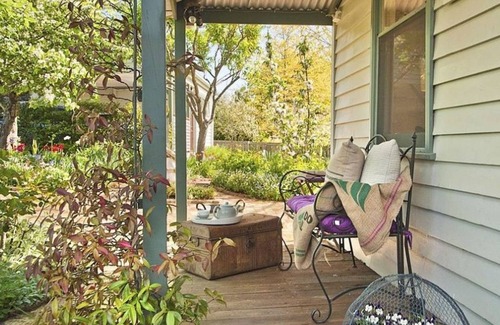 Daylesford Cottage | Quince Cottage- relax, unwind and rejuvenate