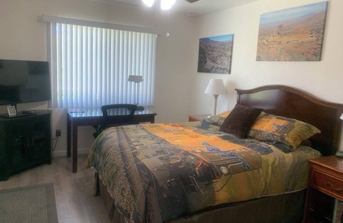 Keene House | "Quinn"tessential RailFan Accommodations 4 People 13& up.n2 Bedroom, 1 Bathroom