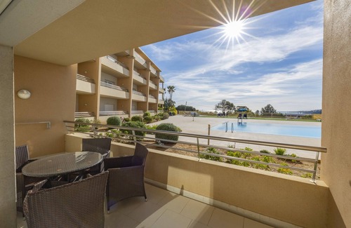 Areias de Sao Joao Apartment | Quinta da Barracuda Sunny 1-bed Apartment with Pool and Sea View