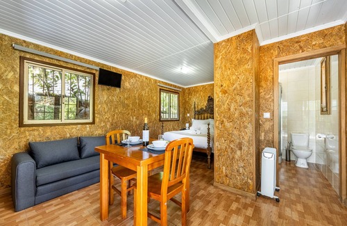 Rio Caldo House | Quinta da Carvalha Bungalow 4