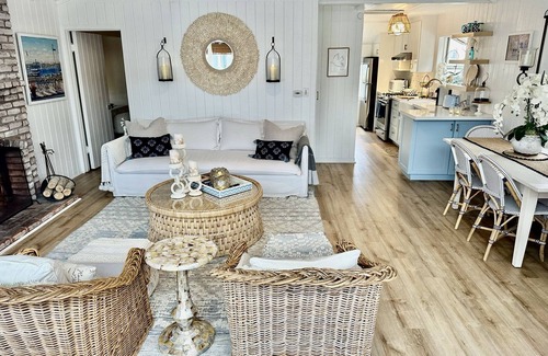 Balboa Island House | Quintessential Balboa Island Beach Cottage