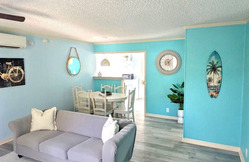 New Town House | Quintessential Keysie ADORABLE 2-bedroom house w/AC in Key West-1 Month Min Stay
