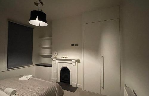 Southwark Apartment | Quintessential Town House Close to Central London