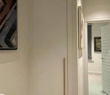 Southwark Apartment | Quintessential Town House Close to Central London