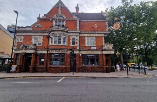 Turnham Green Apartment | Quirky 1bd flat,sleeps2,Chiswick underground station