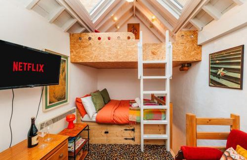 Soho Apartment | Quirky and Cosy Soho Stables House