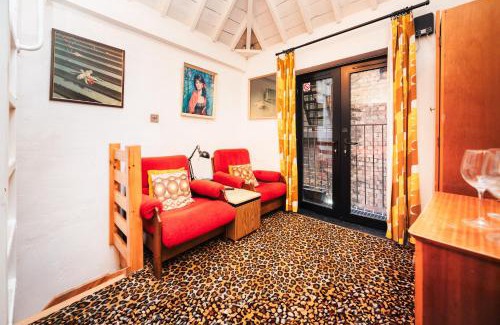 Soho Apartment | Quirky and Cosy Soho Stables House