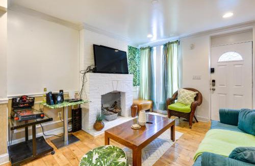 Downtown Baltimore House | Quirky Baltimore Townhome about 2 Mi to Inner Harbor