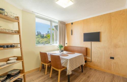 Brisbane Central Business District Apartment | Quirky CBD Studio with Pool Sauna and Balcony