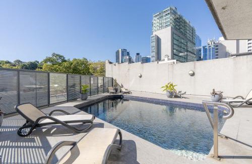 Brisbane Central Business District Apartment | Quirky CBD Studio with Pool Sauna and Balcony