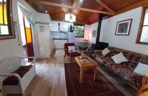 Maleny Cottage | Quirky Cottage in Centre of Maleny Walk Everywhere