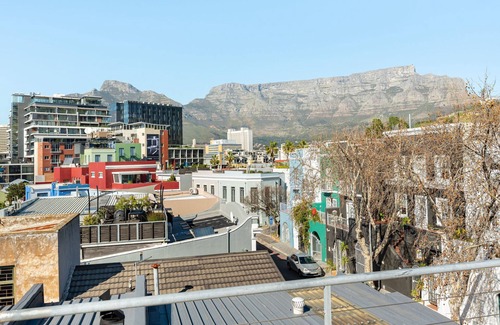 Cape Town City Centre Apartment | Quirky De Waterkant Villa | Rooftop Deck | Wifi