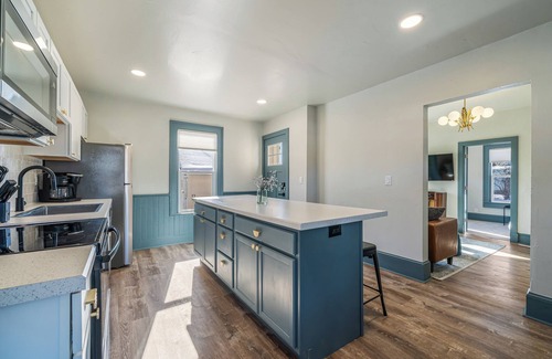 Appleton Apartment | Quirky Historic Gem, Pets Welcome, Close to Downtown Appleton Fun