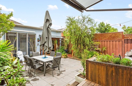 Marrickville House | Quirky Marrickville 1-Bed with Courtyard by Shops