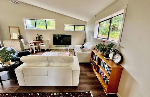 Hikuai House | Quirky Private Coromandel Hideaway