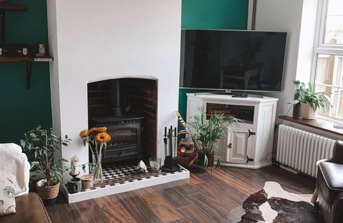 Rendlesham Cottage | Quirky Victorian Farm Cottage Next to Rendlesham Forest and Close to the Beach