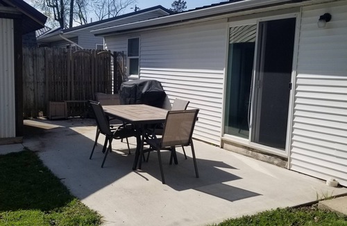 Houston House | Quite and cozy/Boat ramp nearby.