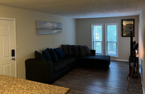 Hoover Apartment | Quite one bedroom, five minutes to entertainment and shopping