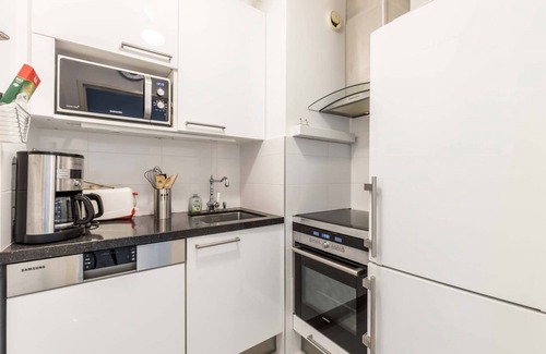 Mandelieu-la-Napoule Beach Apartment | Réf:2PDM Holiday rental Two-room apartment Sea view Mandelieu-la-Napoule