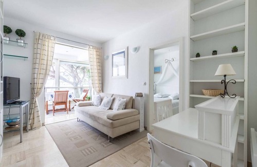 Mandelieu-la-Napoule Beach Apartment | Réf:2PDM Holiday rental Two-room apartment Sea view Mandelieu-la-Napoule