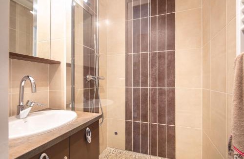 Chamrousse Apartment | Régliss - Pour 6p station ski accessible à pied