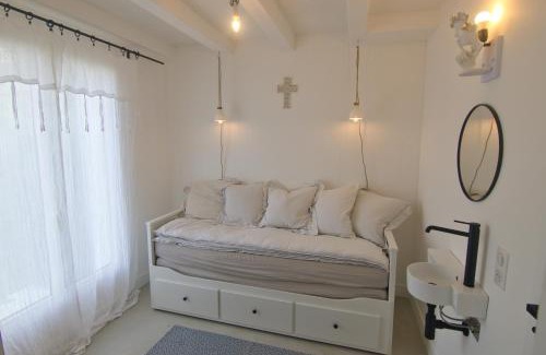 La Celle-sous-Gouzon House | Rénovation d'Architecte- Mer &Phare à pied