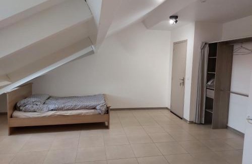 Longjumeau Apartment | Résidence de la gare, grand studio meublé