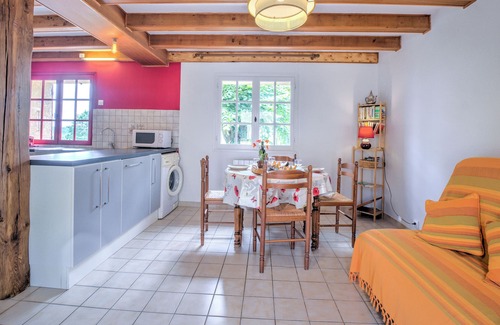 Montignac House | Résidence Musicale de Panissal – Holiday Home for 10 People in Montignac-Lascaux