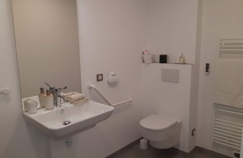 Croissy-sur-Seine Apartment | Résidence Paisible et Sécurisée