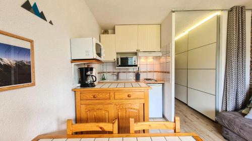Flaine Apartment | Résidence Sagittaire - Studio entièrement rénové avec cabine · Centre station · Balcon MAE-7390