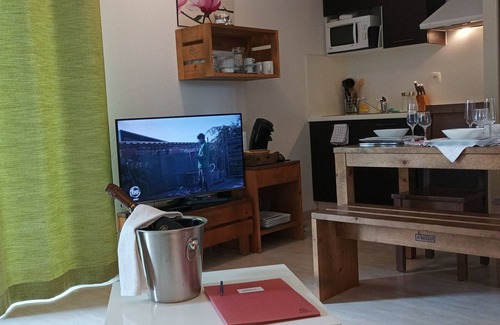 Aureilhan Apartment | Résidence Terrasses du Lac 3*, heated swimming pool