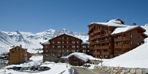 Les Almes Apartment | Résidences Village Montana by Les Etincelles