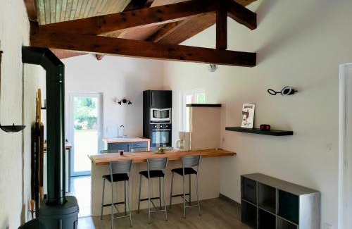 Chalain-le-Comtal House | Réveil au chant des Oiseaux